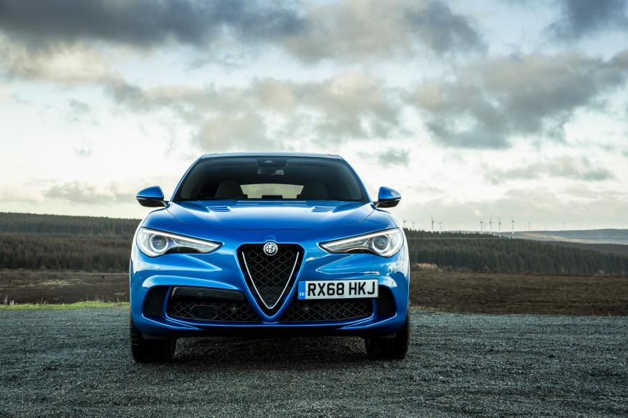  Alfa Romeo Stelvio Quadrifoglio (949) 2018 года  (UK) (фото 47 из 59)